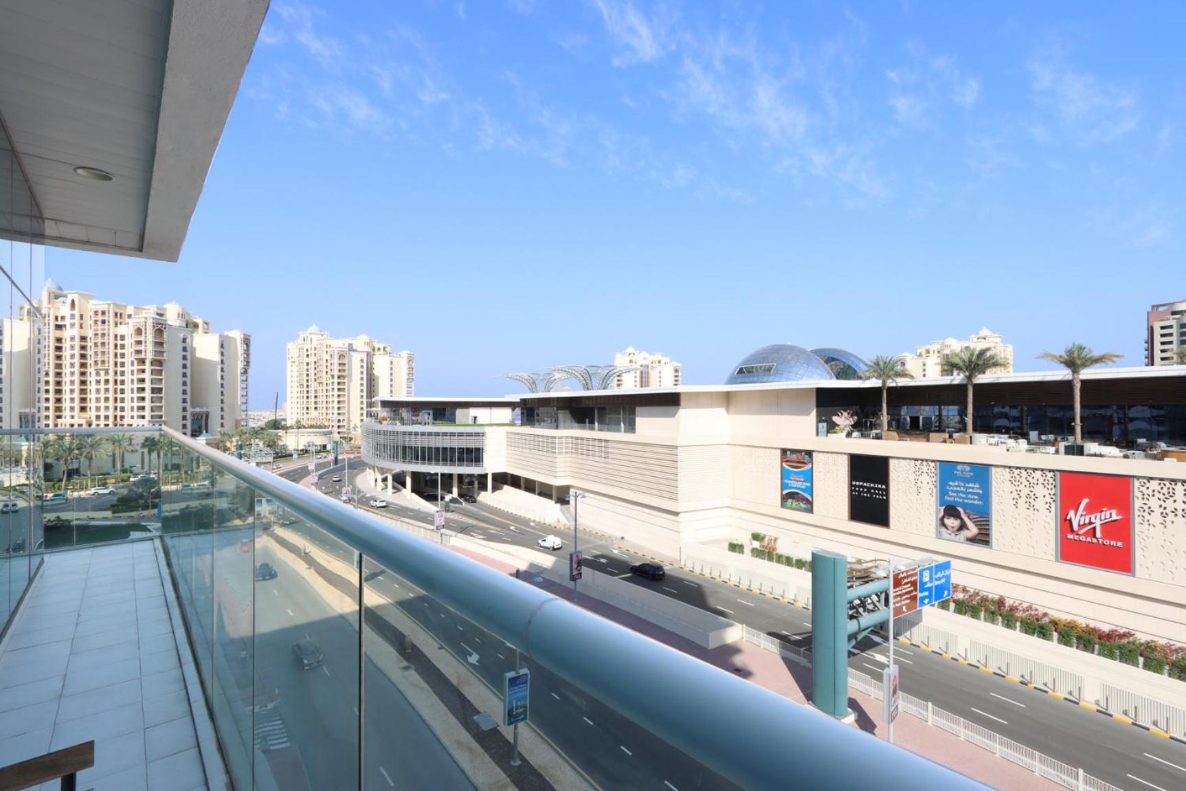 Cozy In Palm, Steps To & Mall شقة